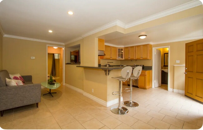 Living room and kitchen - 940 Hilldale Ave