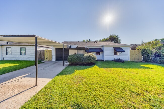 Foto del edificio - 1304 Pugh Dr