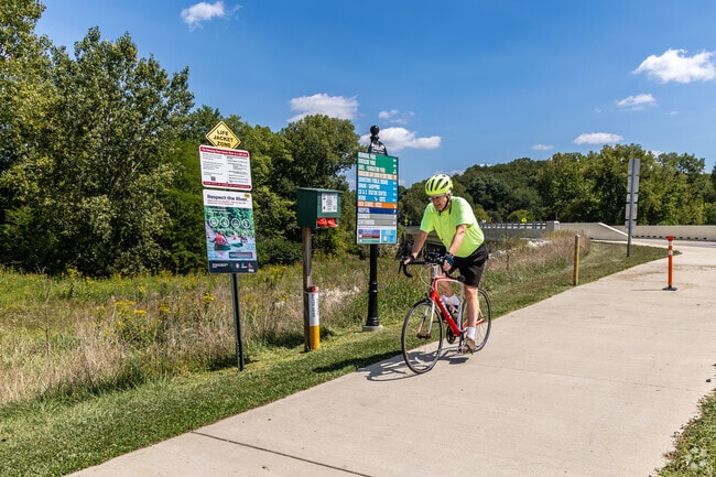 Mount Vernon residents have access to the Kokosing Gap Trail, a path used for walking, running, and biking.