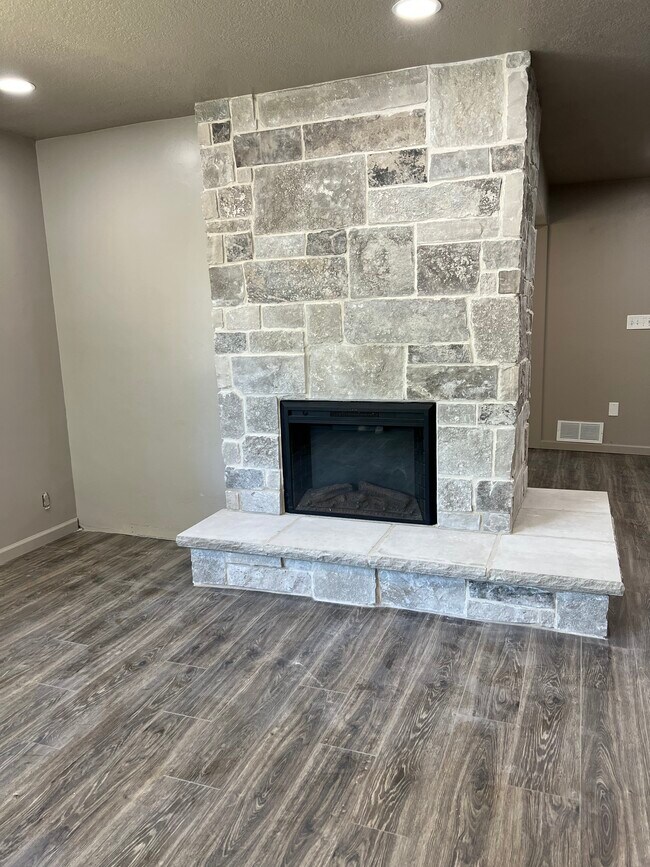 Foto del edificio - 2401 Van Buren Ave