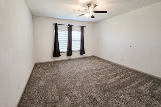 Building Photo - 3542 Park Vista Dr