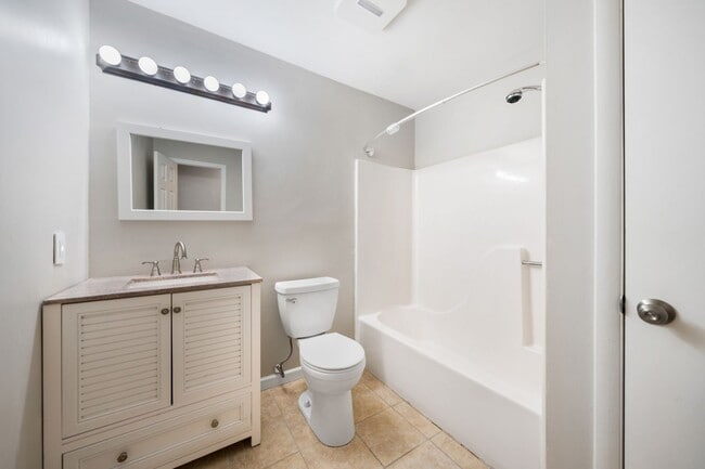 Building Photo - Cozy 3 Bedroom, 2 Bath Home in South Durahm!