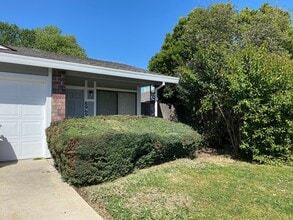 Building Photo - 8969 El Oro Plaza Dr