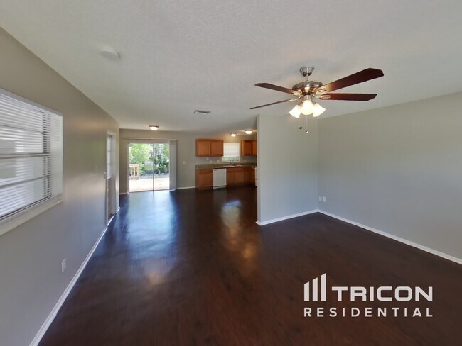 Building Photo - 1324 Jeffords St