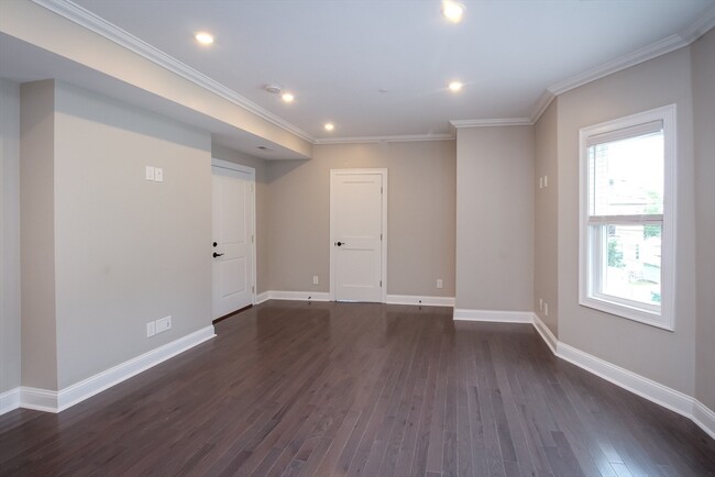 Building Photo - 43 Cypress St
