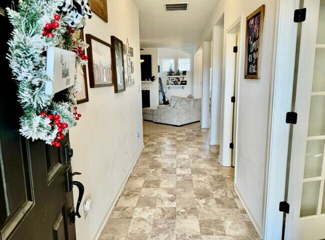 Building Photo - 13238 Landing Cir