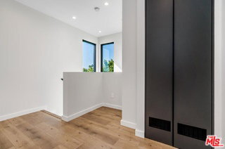 Foto del edificio - 530 Hayworth Ave
