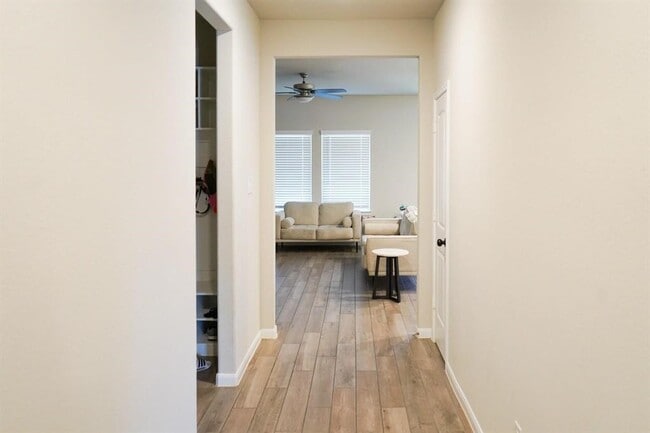 Foto del edificio - 2115 Boreas Ln