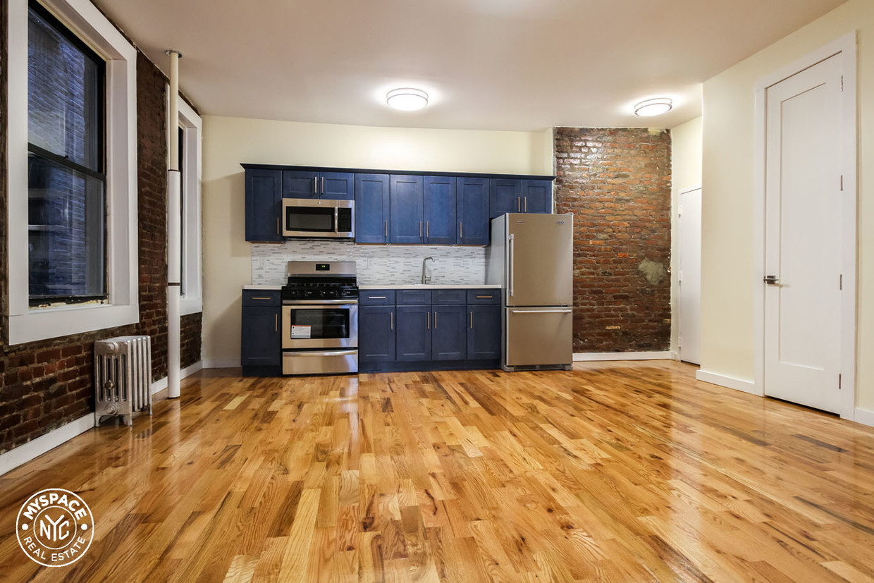 Foto principal - 126 Graham Ave