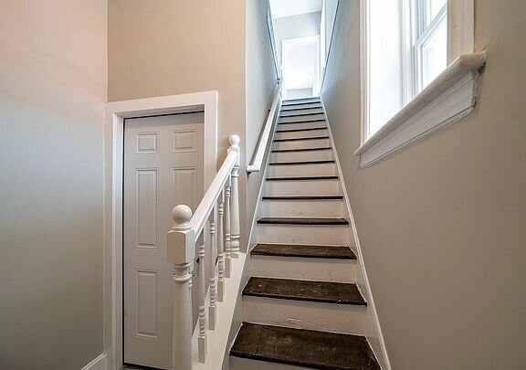 Foto del edificio - "Charming 3-Bedroom Haven with Elegant Gra...