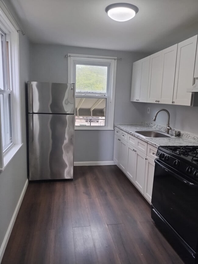 Foto del edificio - 2737 Bookert Dr