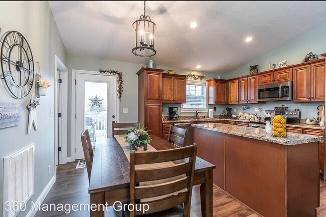 Building Photo - 3 br, 2 bath House - 125 Summer Ridge Rd