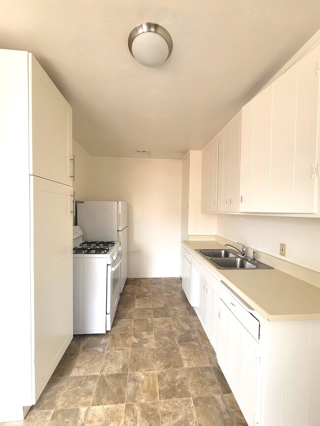 1035 Wilbur Ave Unit 1035.5, San Diego, CA 92109 Apartments in San