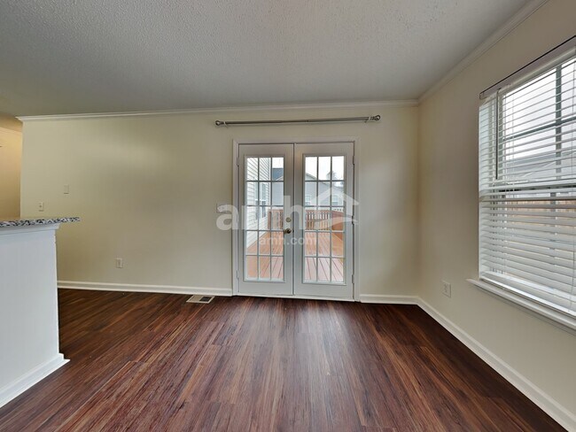 Foto del edificio - 109 Saddlemount Ln