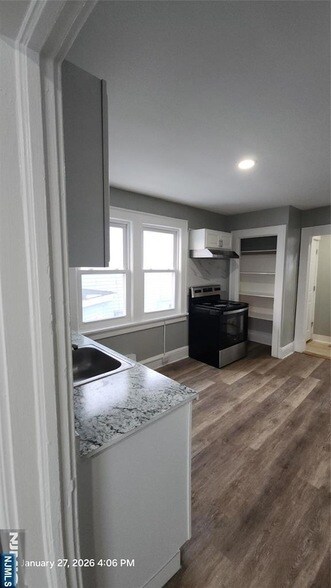 Foto del edificio - 180 Vassar Ave