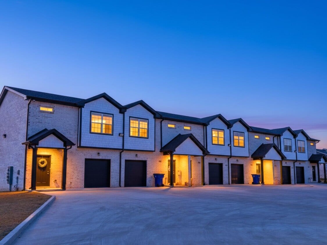 Primary Photo - 1174 Meadowhill Ln