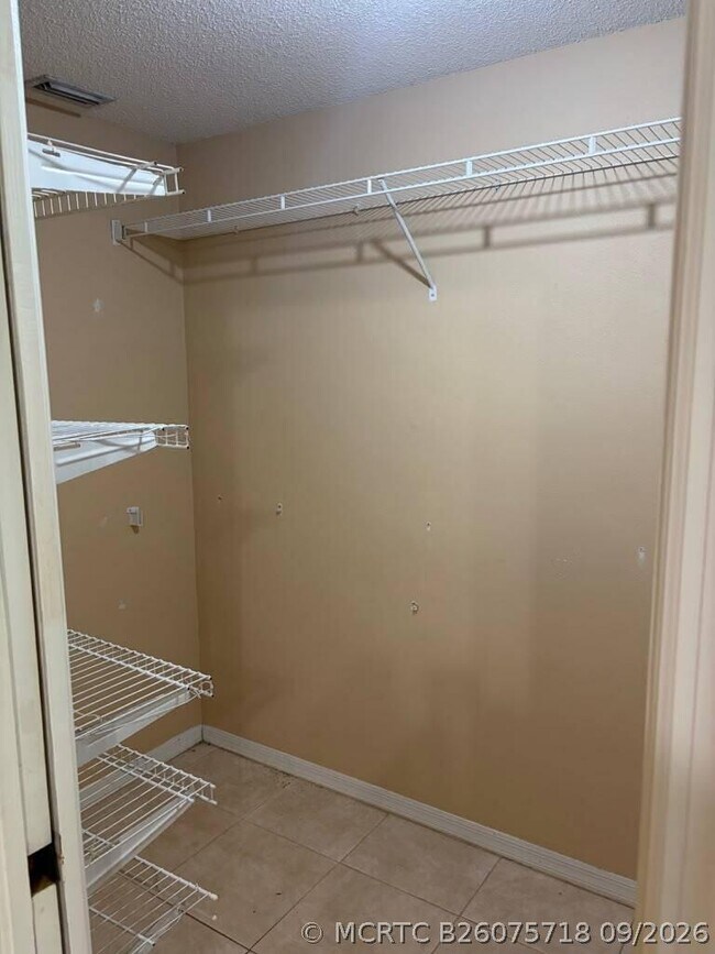 Foto del edificio - 3166 SW Dimattia St