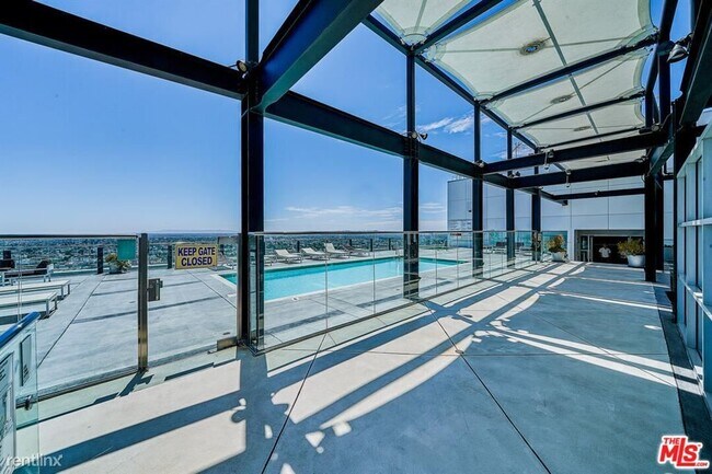Building Photo - 2 br, 2.5 bath Condo - 3810 Wilshire Blvd ...