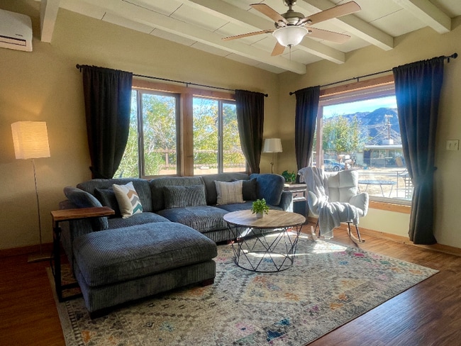 Building Photo - 71590 Juanita Dr