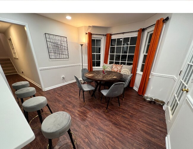 Foto del edificio - 1811 Milford Creek Ct SW