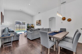 Building Photo - 1644 Oak Hill Trail