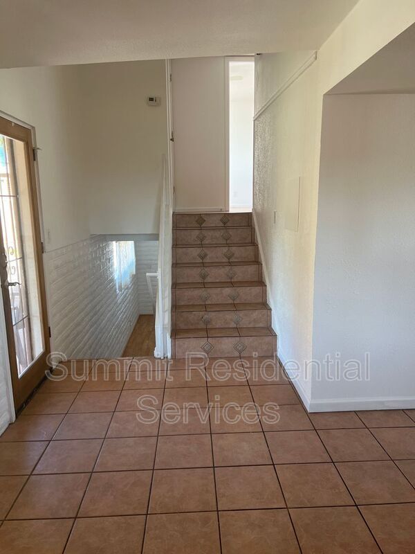Foto del edificio - 8501 E Kenyon Dr