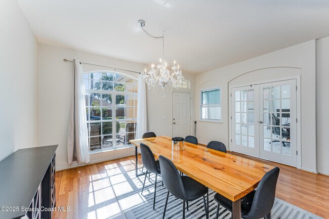 Foto del edificio - 1630 Sun Gazer Dr