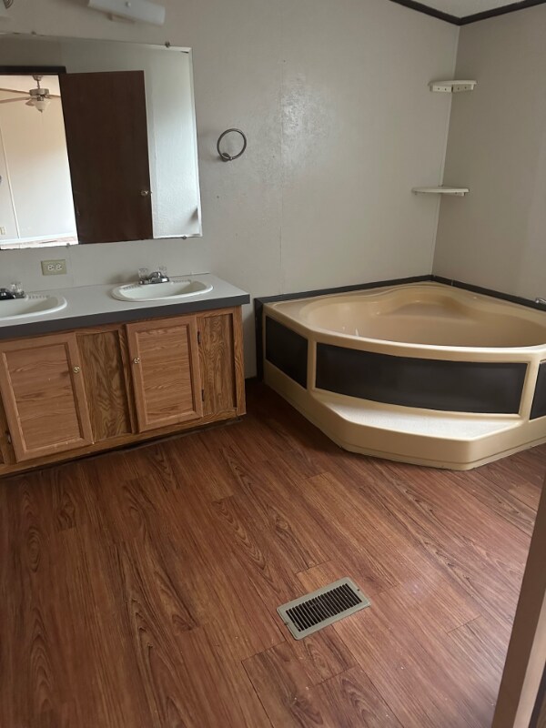 Foto del edificio - 1135 Benevolence Way