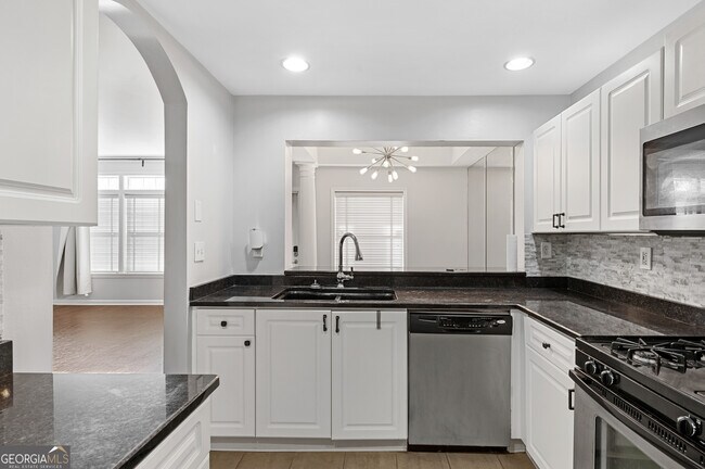 Foto del edificio - 220 Renaissance Pkwy NE