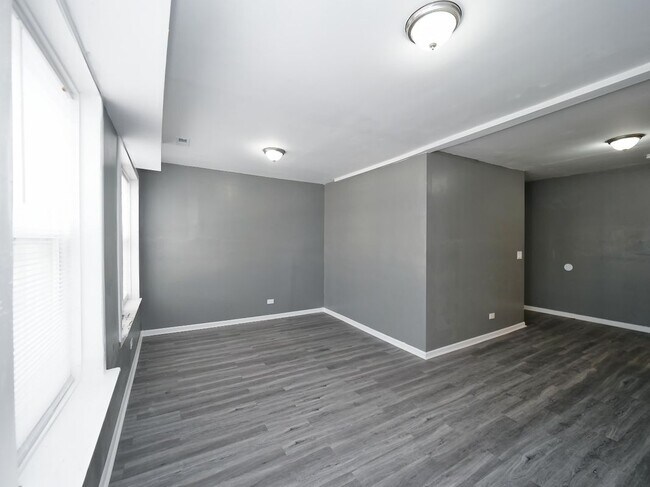 Foto del edificio - 346 N Laramie Ave