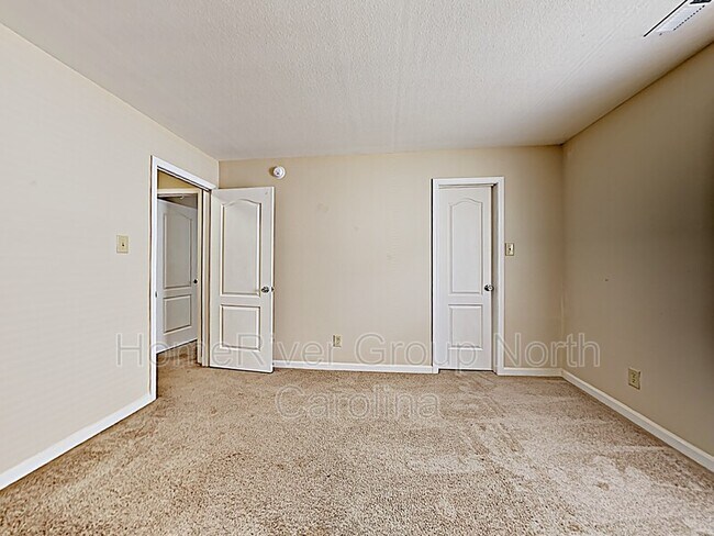 Foto del edificio - 8504 Rockmoor Ridge Rd