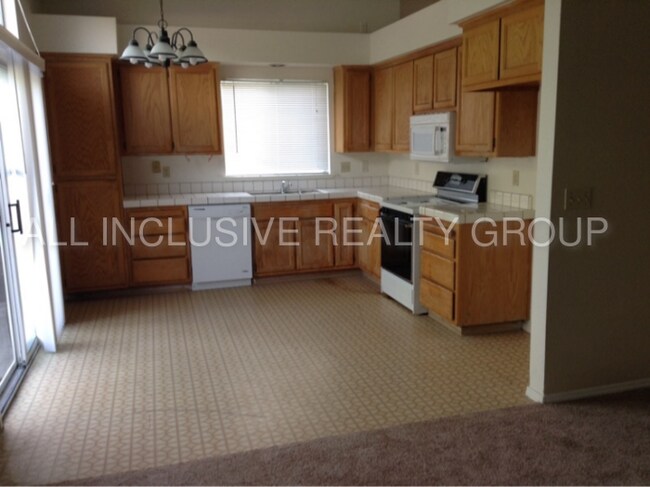 Building Photo - 5285 Jacinto Ave