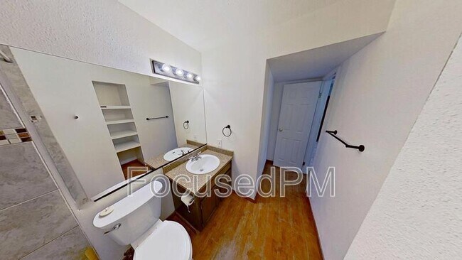 Foto del edificio - 4400 S Quebec St