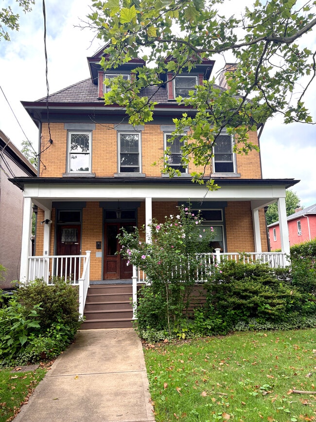 Building Photo - 116 Linden Ave