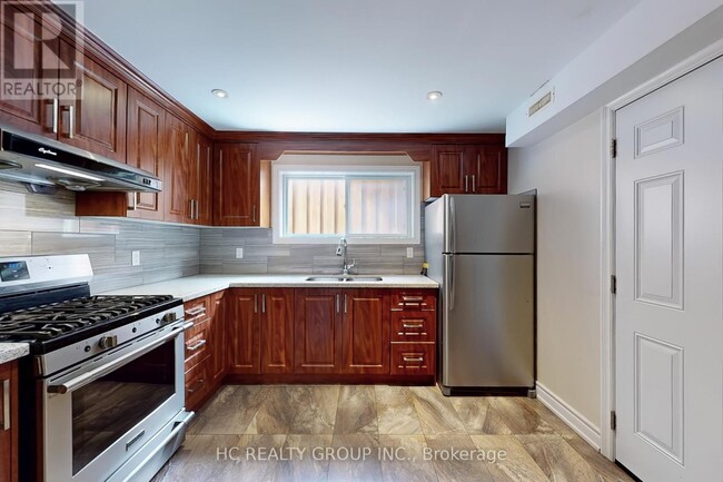Building Photo - 2 Heathrow Ct