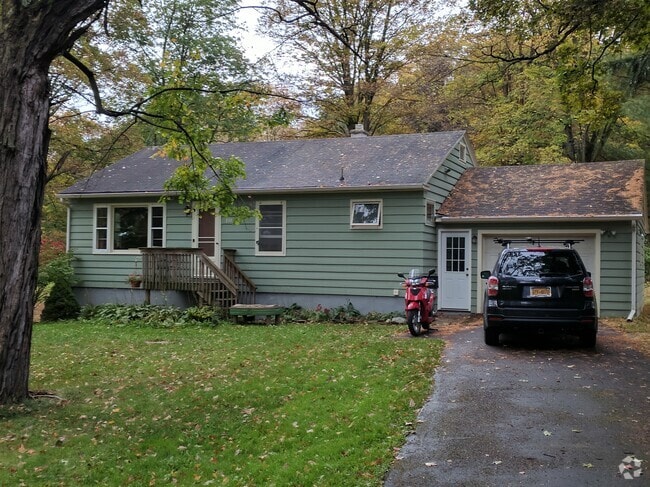 Front - 419 E King Rd