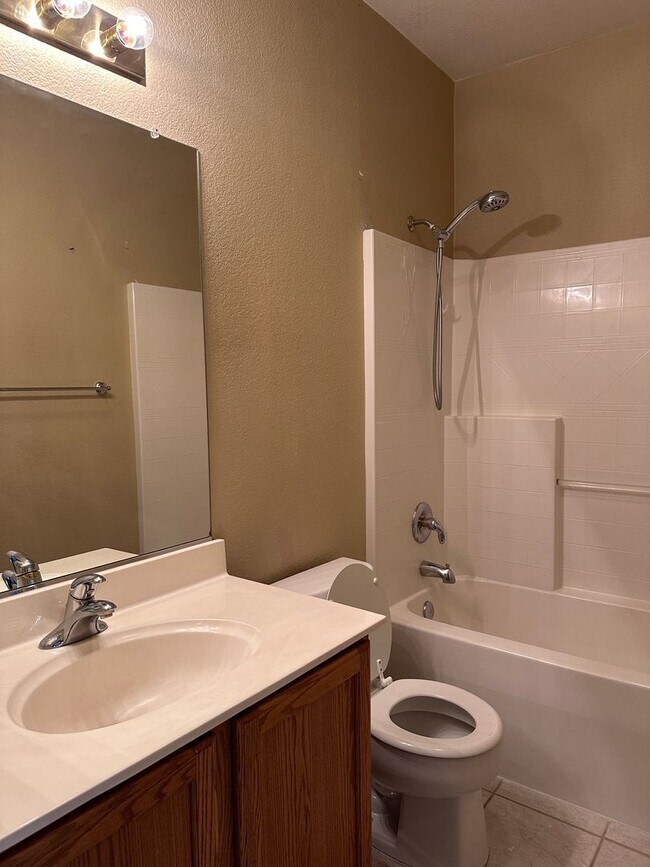 Foto del edificio - North Natomas 2 Story Natomas Park 4 bed 3...
