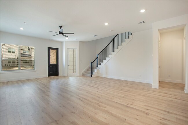 Building Photo - 4401 Cave Spgs St