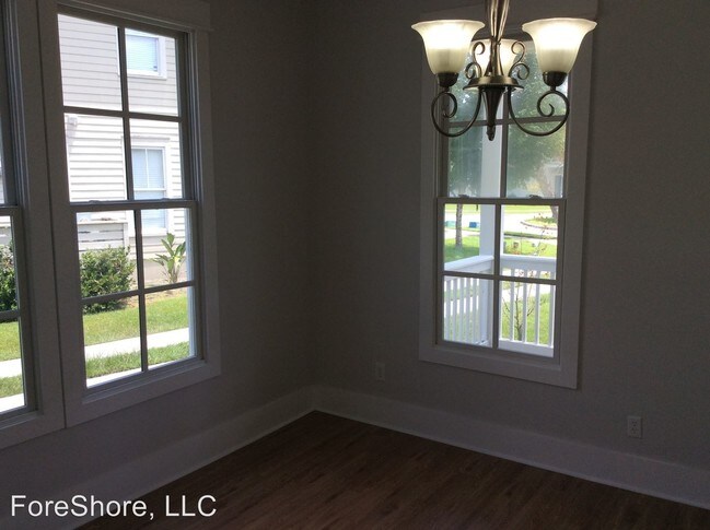 Building Photo - 10 Halsey Cir