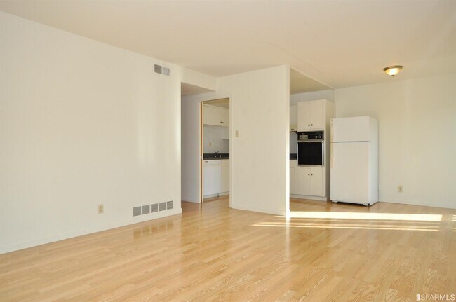Building Photo - 1649 12th Ave