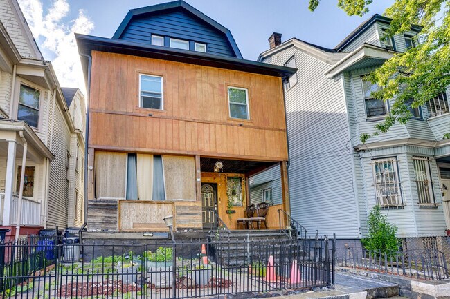 Building Photo - 787 S 13th St