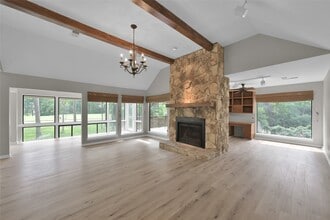 Building Photo - 2 Alladdin Ln