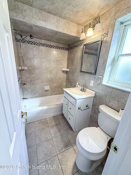 Foto del edificio - 38 Madison Ave