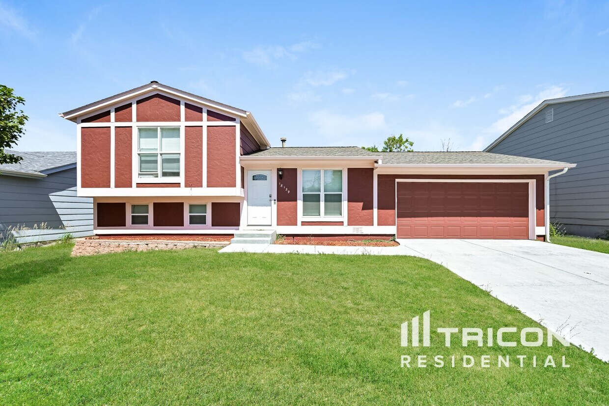 Foto principal - 18139 E Bails Pl