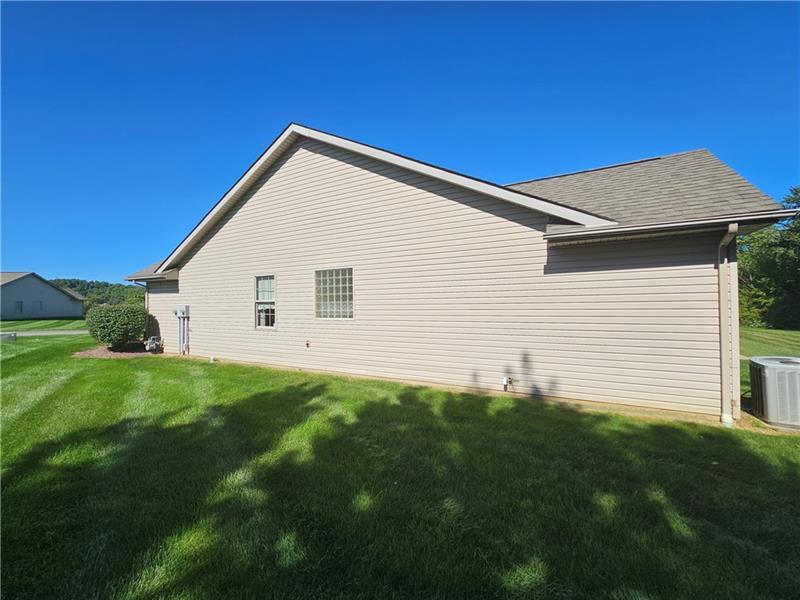 Building Photo - 75 Fields Dr