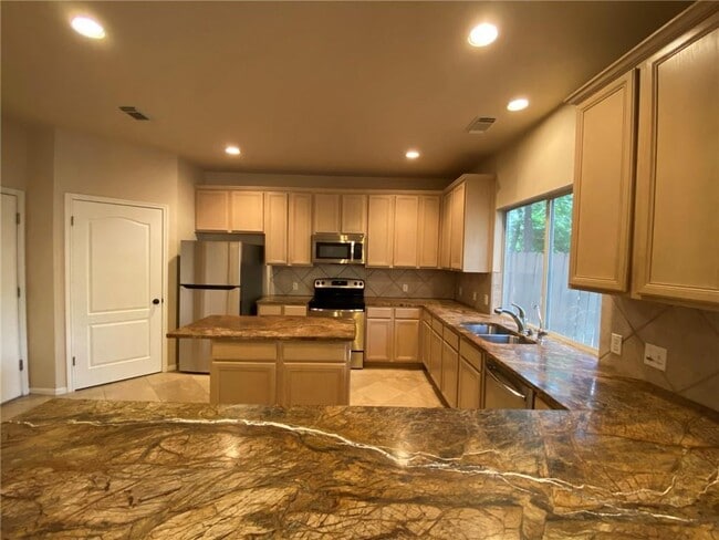 Building Photo - 4 Muirfield Greens Cove
