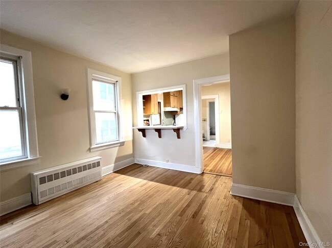 Foto del edificio - 241 W Broadway