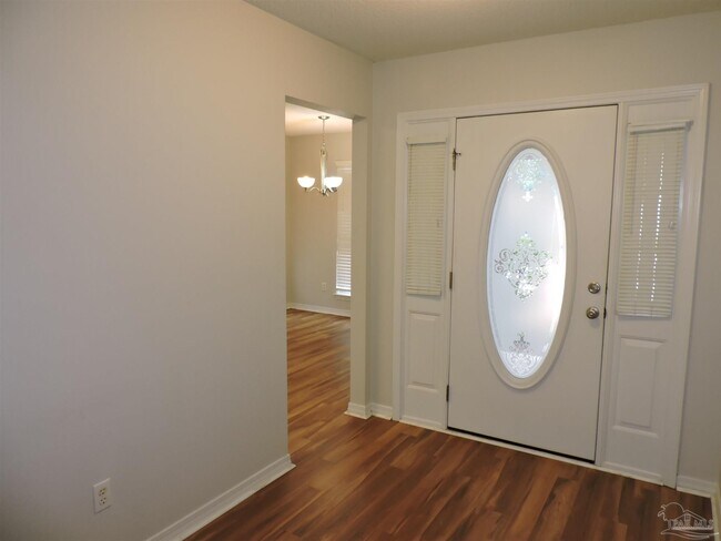 Foto del edificio - 1449 Greystone Dr