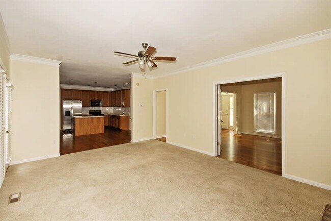 Building Photo - 1324 Beaumont Ct NW