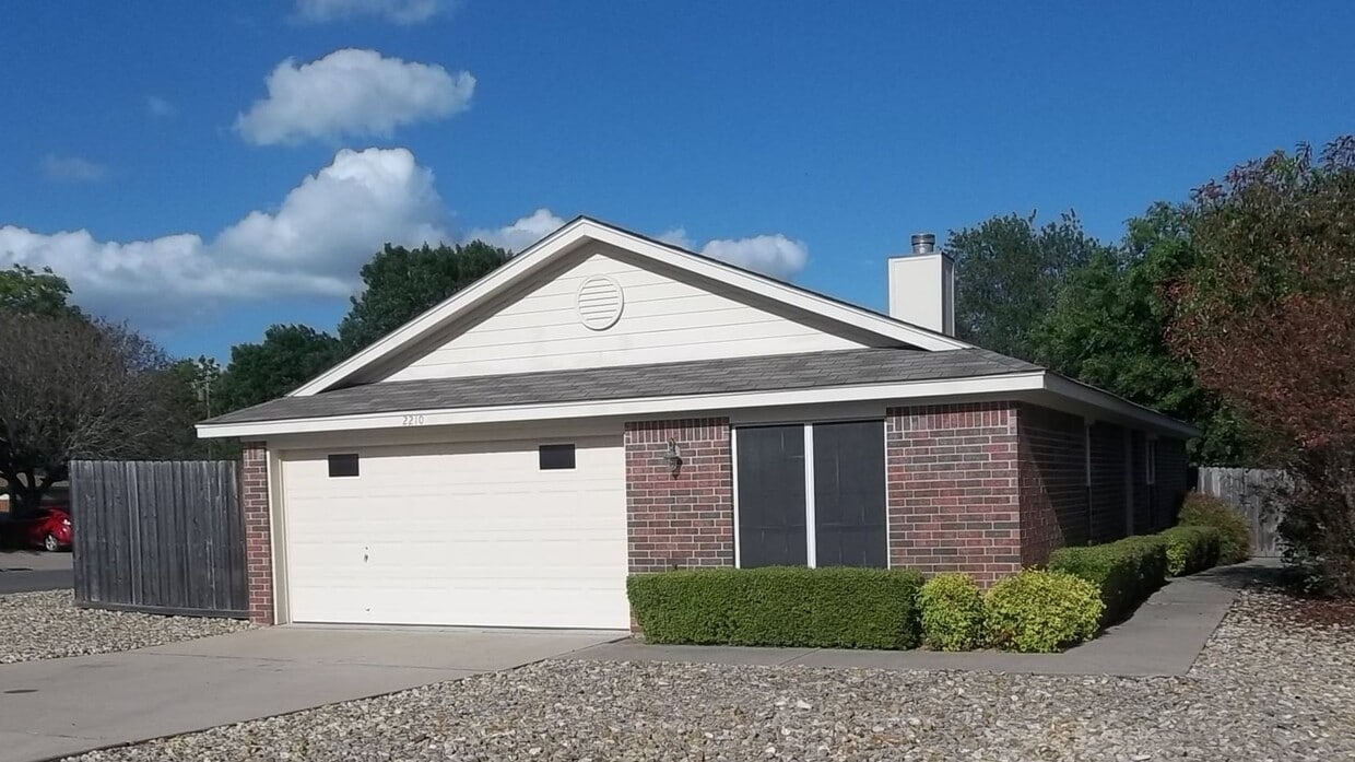 Primary Photo - CUTE HOME, GREAT NEIGHBORHOOD
